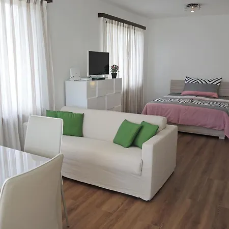 Apartment Attico Luciana By Fewotessin Minusio